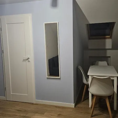 Kameralny Apartament 2 Nieopodal Gdyni New Διαμέρισμα Pogorze